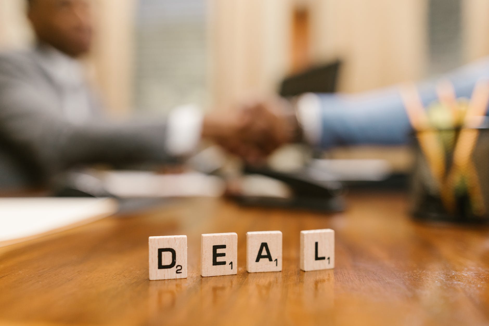 15 Essential Deal Fields We Need in a B2B CRM